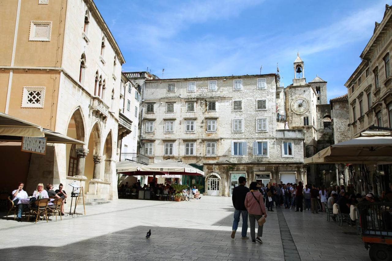 Palace Wall Residences Split Bagian luar foto
