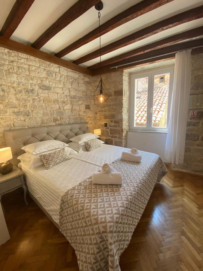 Palace Wall Residences Split Bagian luar foto