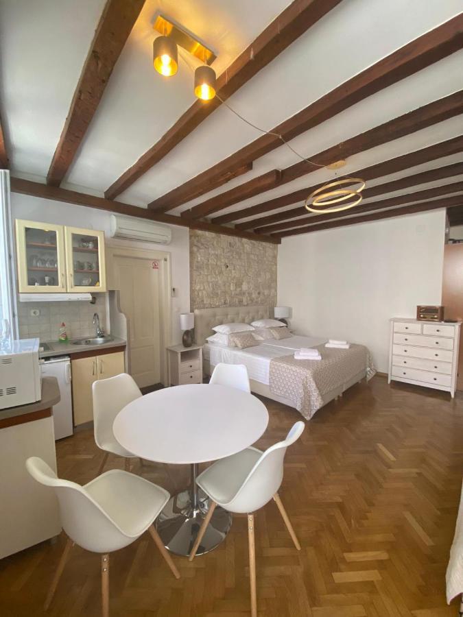 Palace Wall Residences Split Bagian luar foto