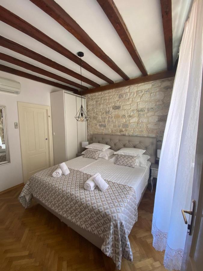 Palace Wall Residences Split Bagian luar foto