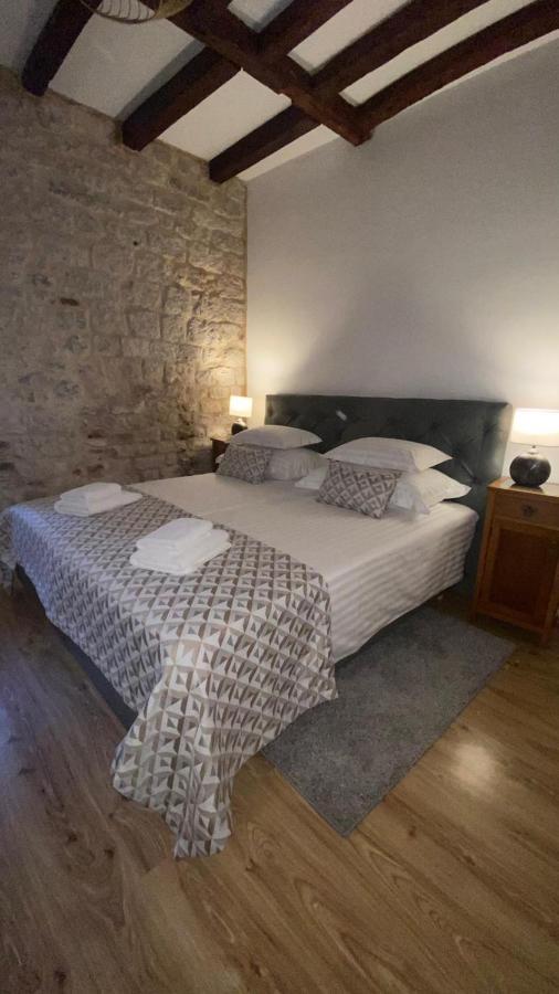 Palace Wall Residences Split Bagian luar foto