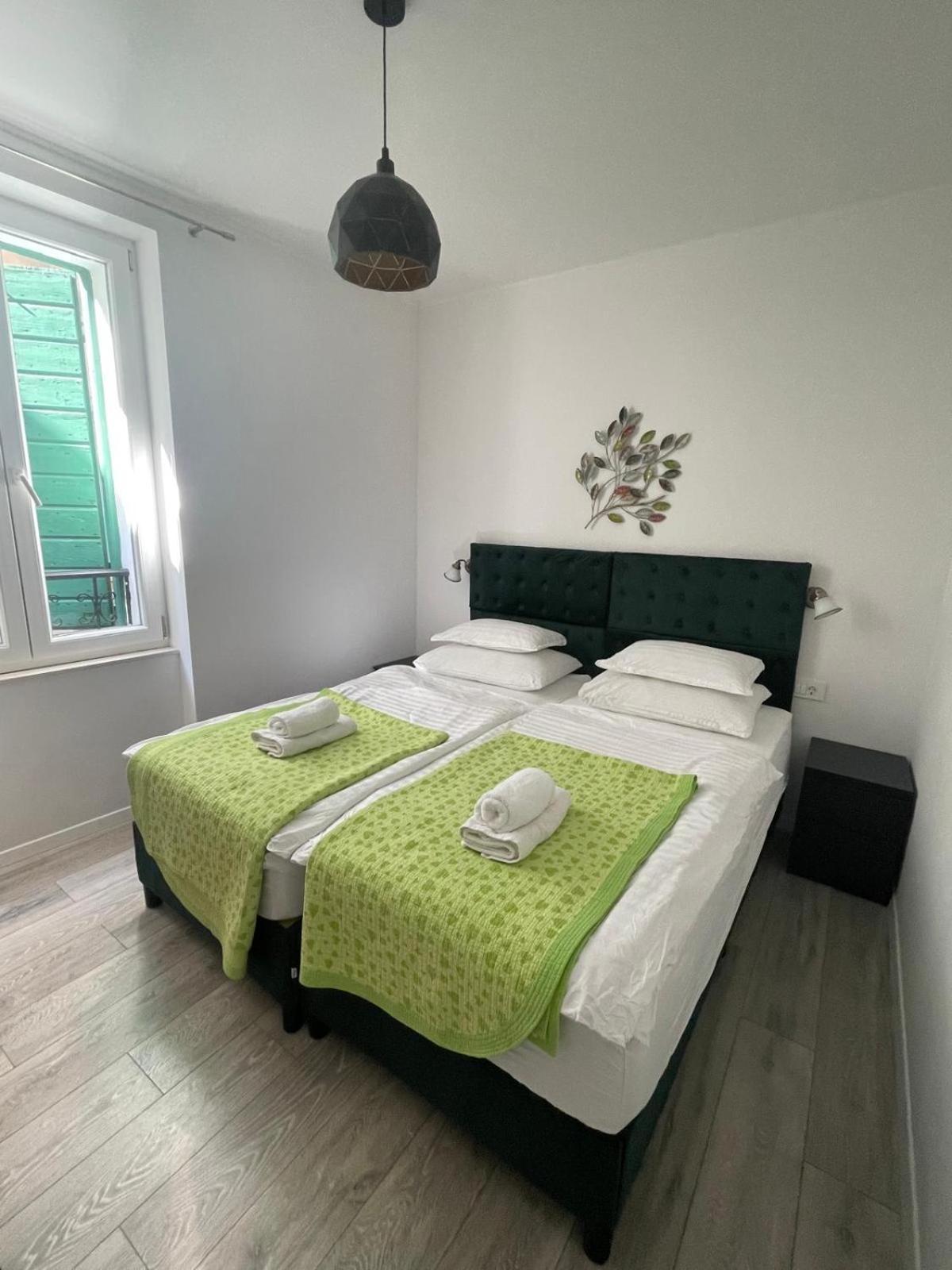 Palace Wall Residences Split Bagian luar foto